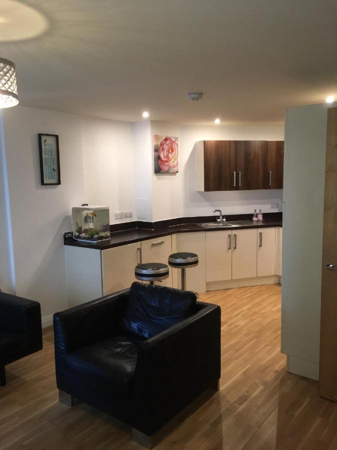 1 Bed Apt Near Canary Wharf City Centre