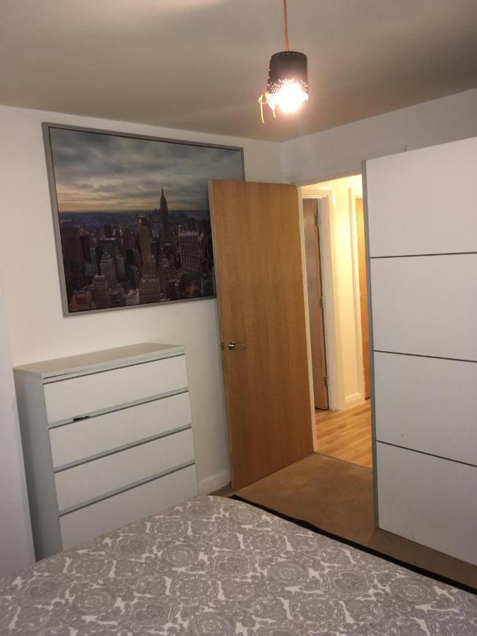 Apartment 1 Bed Apt Near Canary Wharf City Centre *